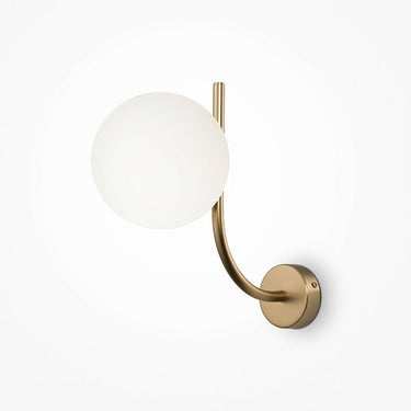 Wandleuchte mit Messing - Finish und weißem Opalglas - Schirm – Rendez - vous | Maytoni - Esszett Luxury | Stilvolles Wohnen mit Charakter