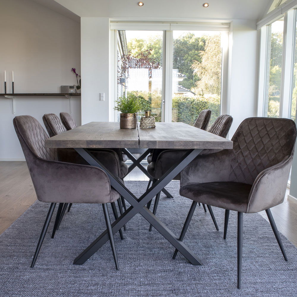 Esszimmerstuhl - Hellbrauner Samt, Schwarze Metallbeine, 87 cm Höhe - Harbo | House Nordic