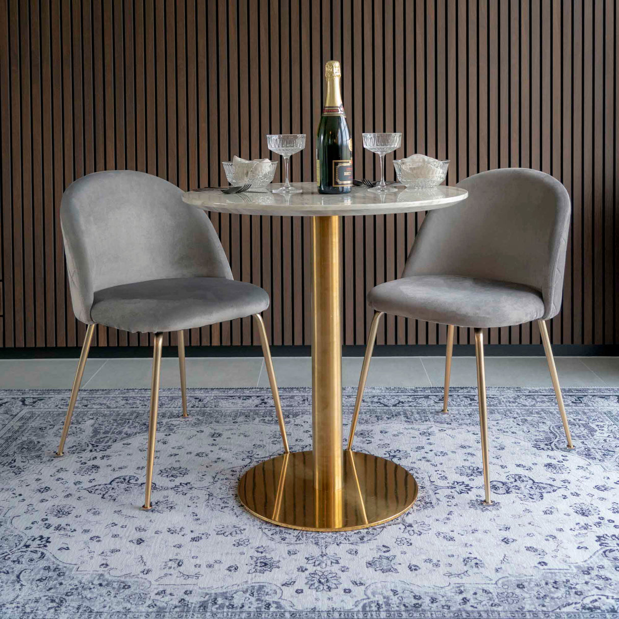 Esszimmerstuhl – Grauer Samt, Messingbeine, 76 cm - Geneve | House Nordic