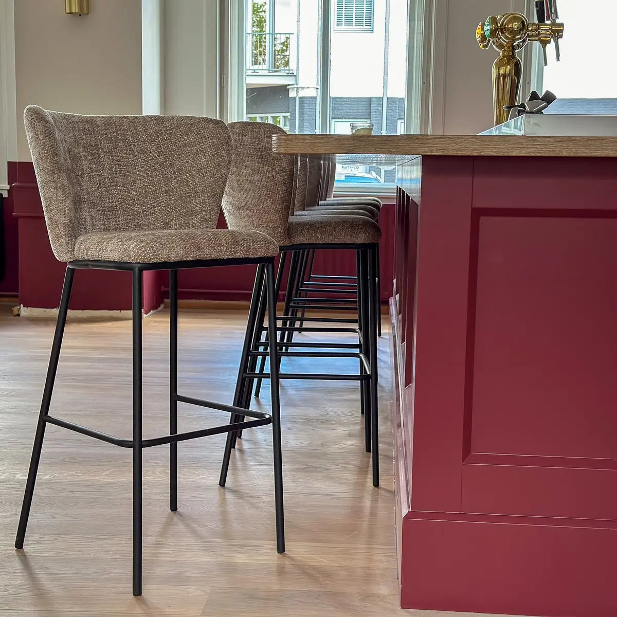 Barhocker – Graue Farbe, Chenille Stoff, Breite Rückenlehne - Bo | Kick Collection
