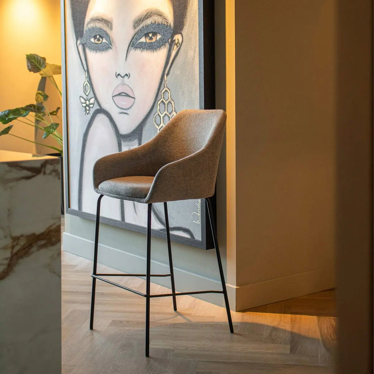 Barstuhl – Texturstoff, Metall Gestell, Armlehne Design, Taupe - Suus | Kick