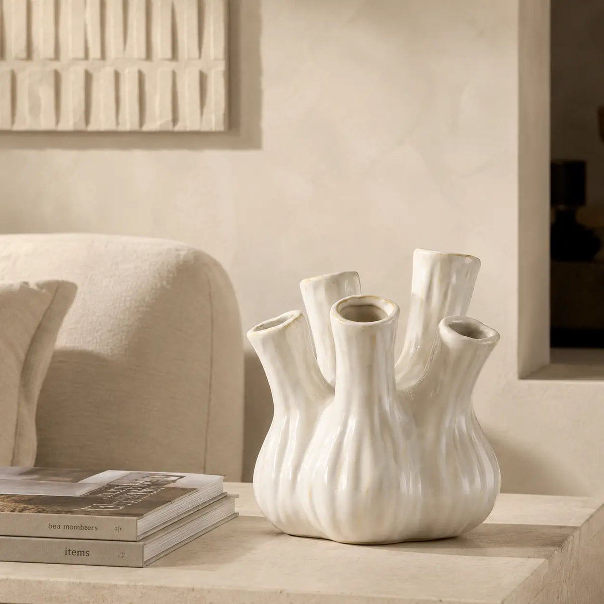 Vase made of white ceramic with a smooth surface & minimalist style | Worm