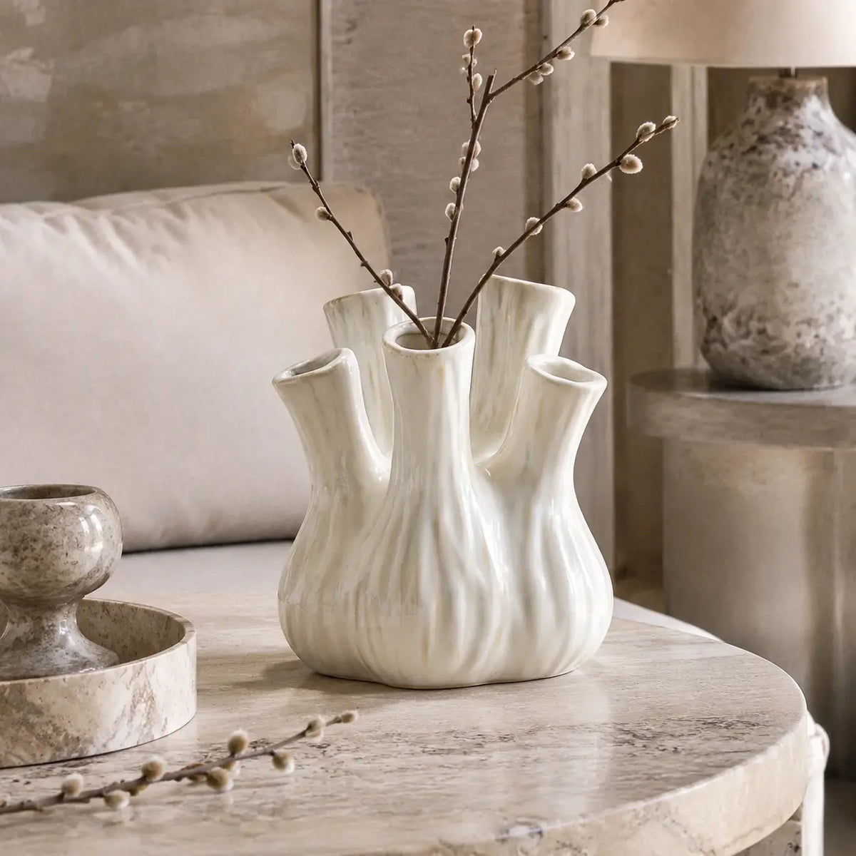 Vase made of white ceramic with a smooth surface & minimalist style | Worm
