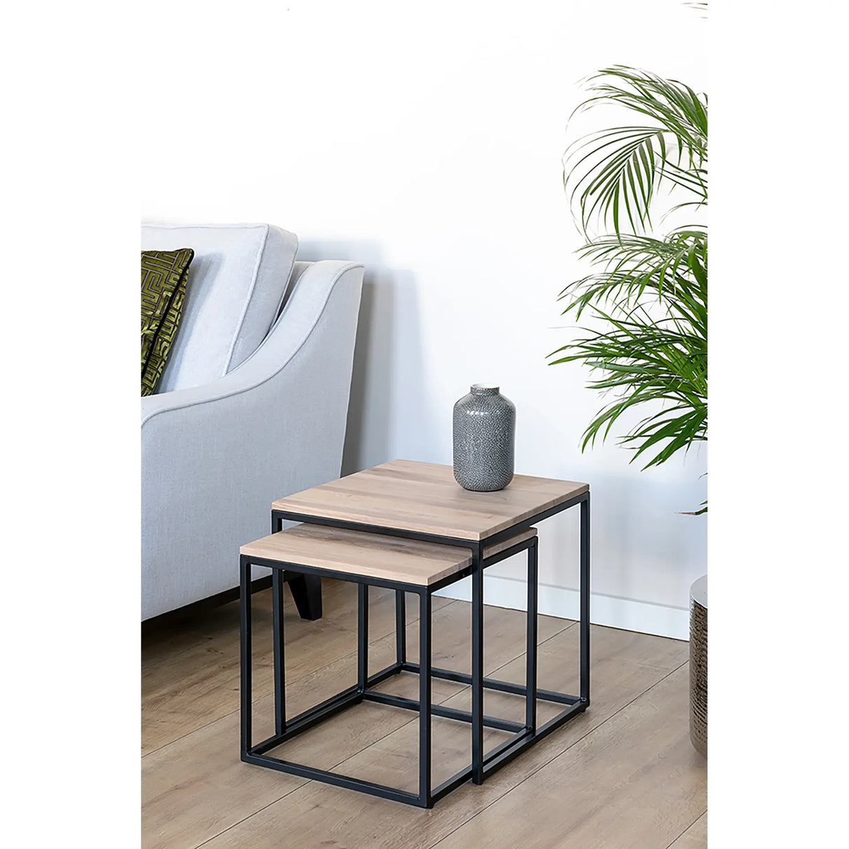 Beistelltisch – Edle Oberfläche, Schlanke Form, Eleganter Akzent - Novo | Fink Living