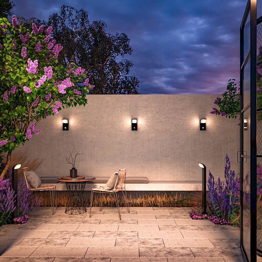 Wandleuchte aus schlankem graphitfarbenem Aluminium mit LED - Design – Stock | Maytoni - Esszett Luxury | Stilvolles Wohnen mit Charakter