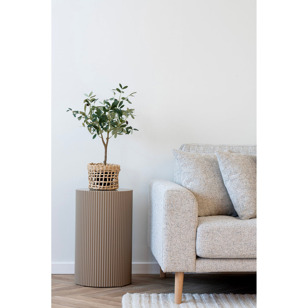 Beistelltisch – Dunkelsand, Geriffelte Oberfläche, 50 cm Höhe - Farense | House Nordic