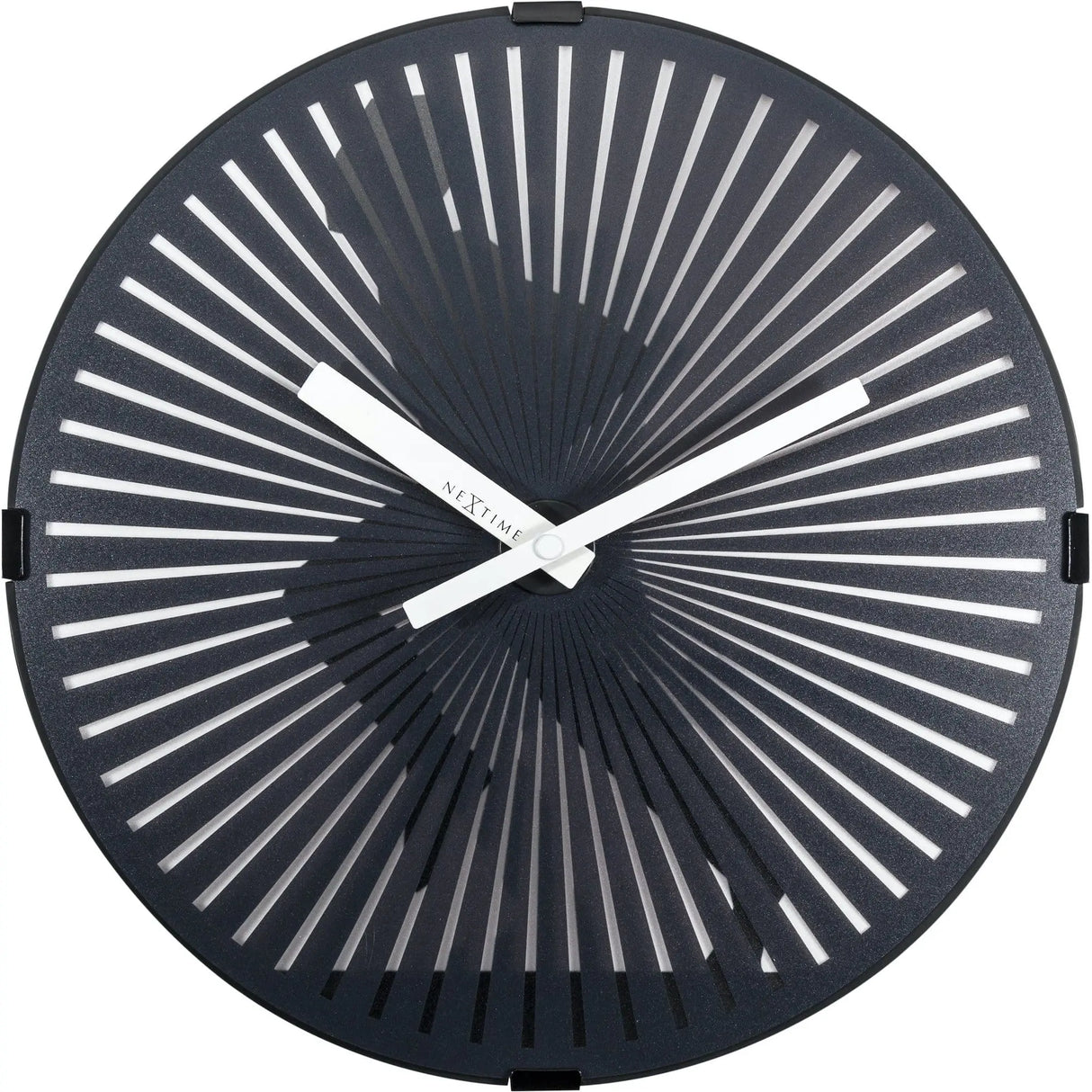 Wanduhr – Bewegender Mann, Robustes Kunststoff, Verspieltes Design | NeXtime
