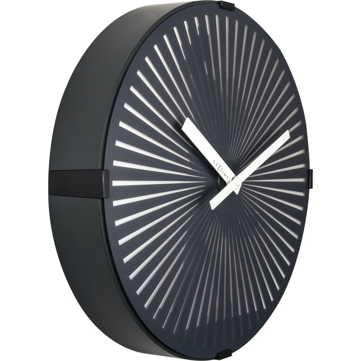 Wanduhr – Bewegender Mann, Robustes Kunststoff, Verspieltes Design | NeXtime