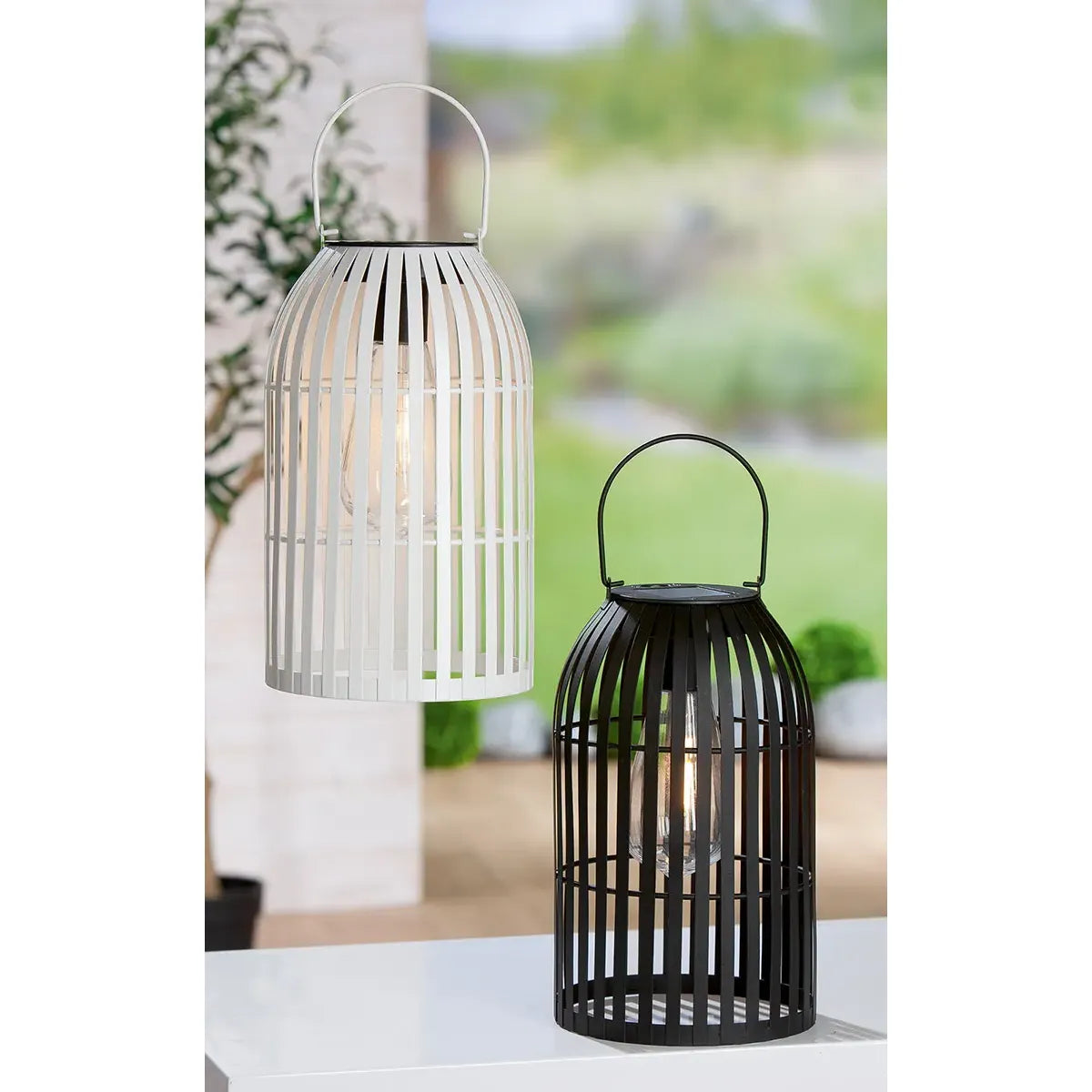 Solarwindlicht – Schwarzes Metall, Weißer Kunststoff, Höhe 25 cm - Cappa | Gilde