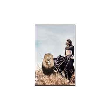 Wandbild aus mit strukturierter Oberfläche künstlerischer Glasveredelung und zeitlosem Motiv – Lion Queen | PTMD - Esszett Luxury | Stilvolles Wohnen mit Charakter