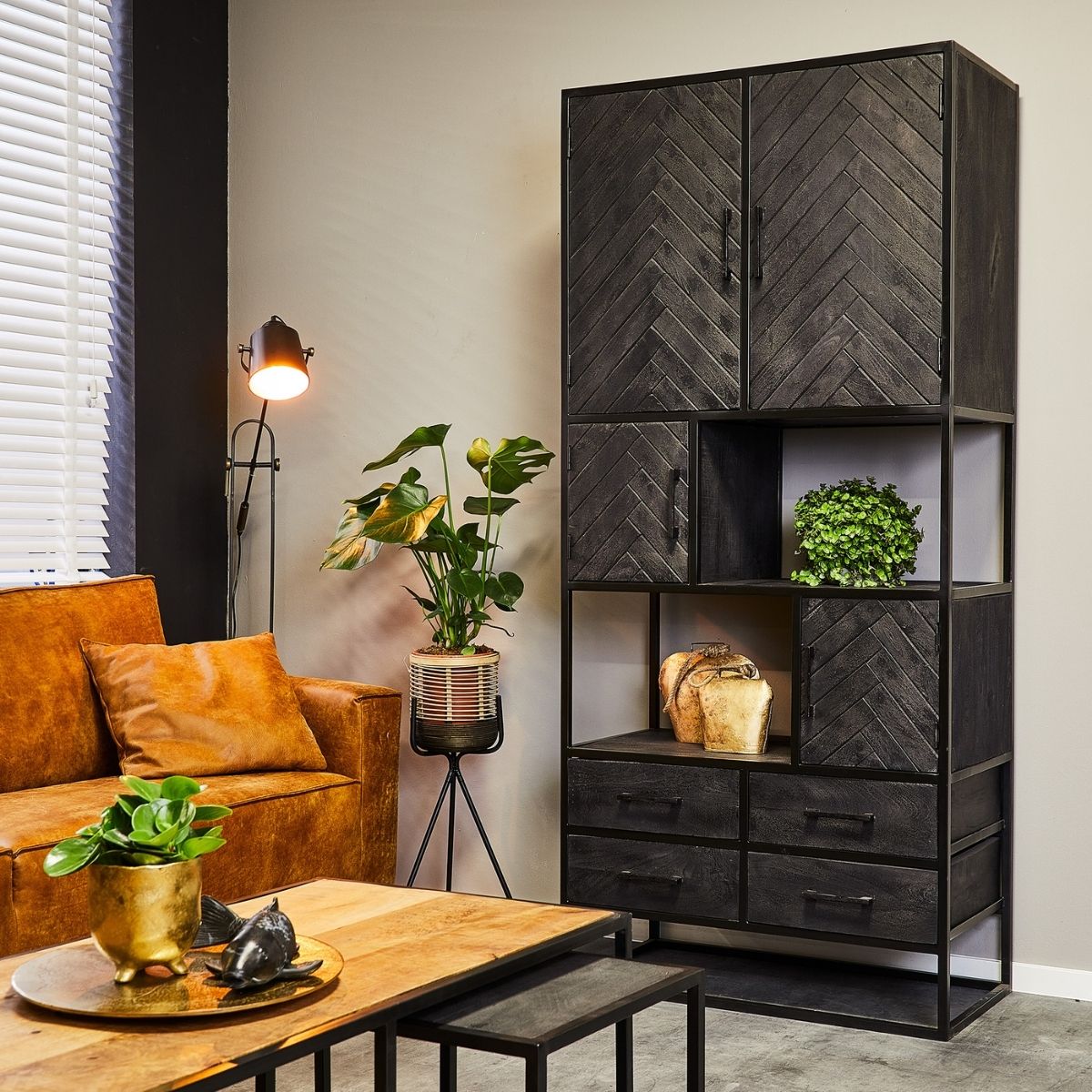 Bücherregal – Mangoholz Konstruktion, Offene Fächer, Metallgestell - New York | Starfurn