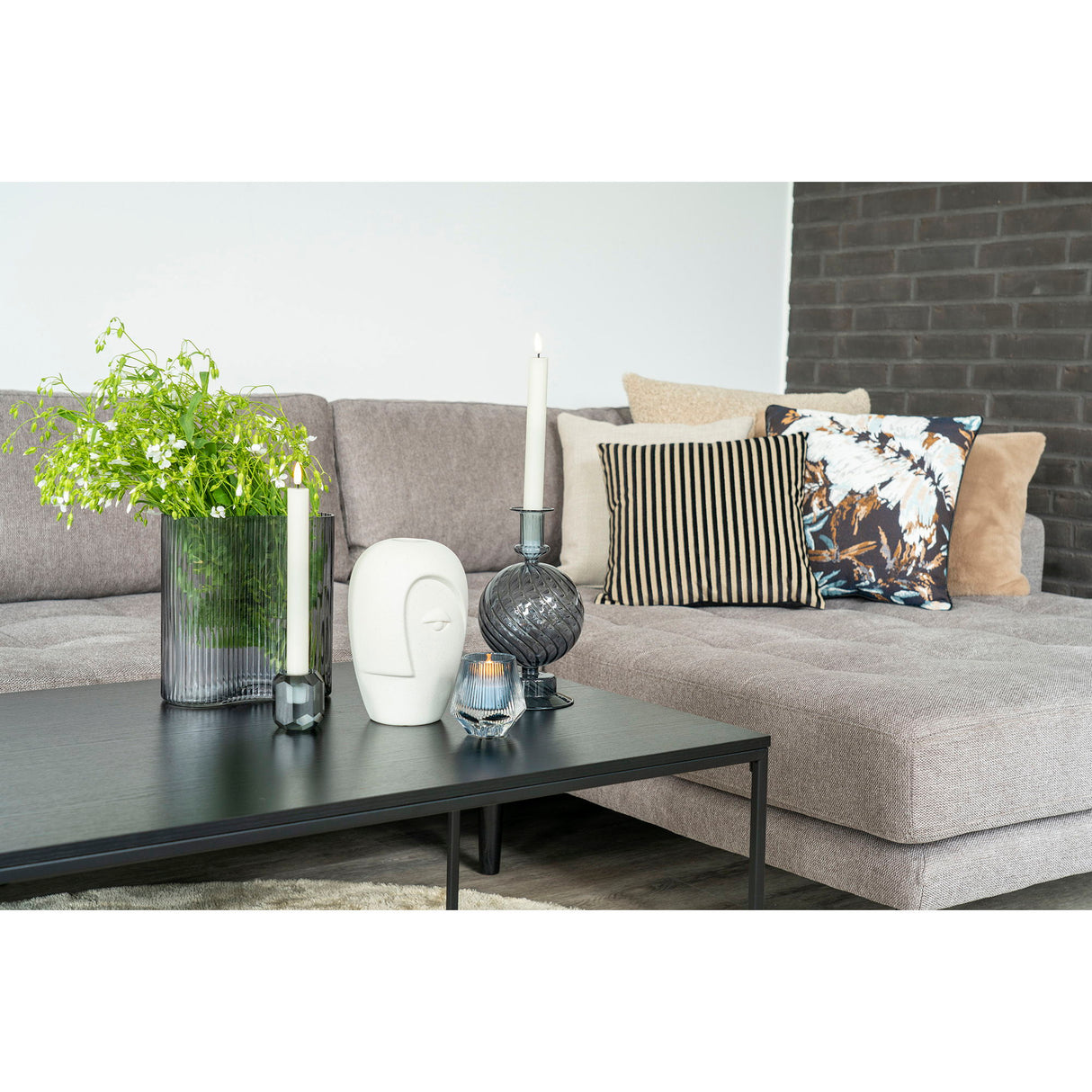 Vase – Sandfarbene Keramik, Skulpturales Gesicht, Mattes Finish - Gesicht | House Nordic