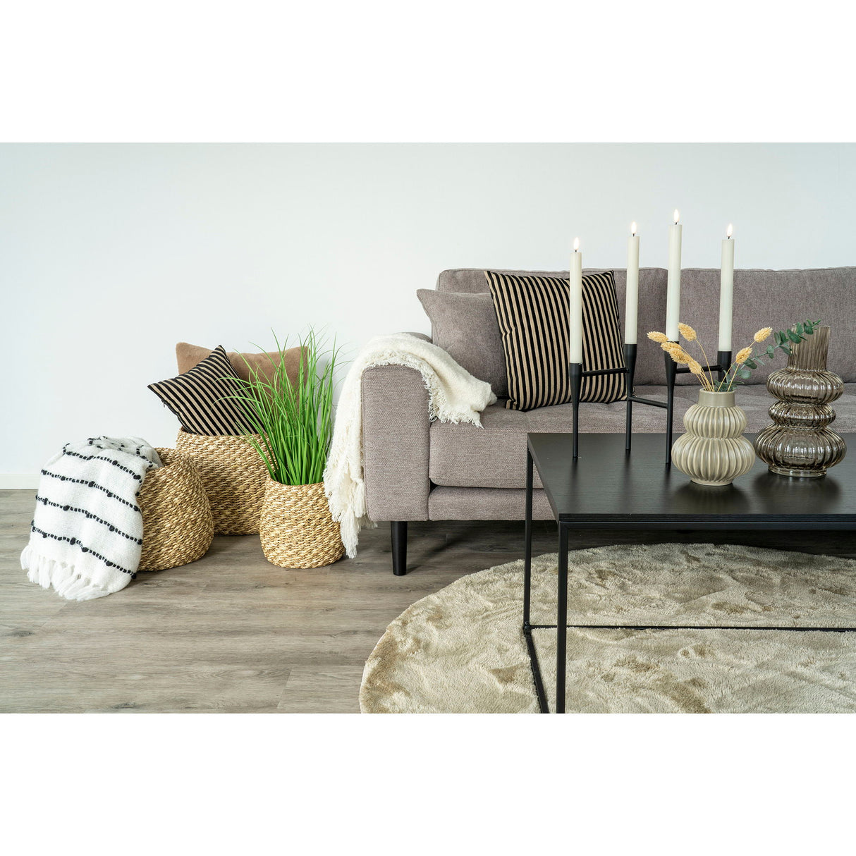 Kerzenständer – Schwarzer Stahl, vier Kerzenplätze, 21 cm hoch - Candle Holder | House Nordic