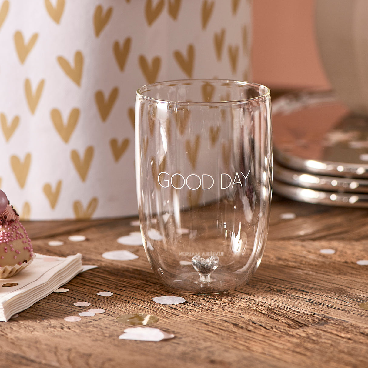 Wasserglas Transparent, mundgeblasen mit Herz und Silberglitzer, 12,5 cm hoch – Good Day T11 G55 | Rivièra Maison - Esszett Luxury | Stilvolles Wohnen mit Charakter