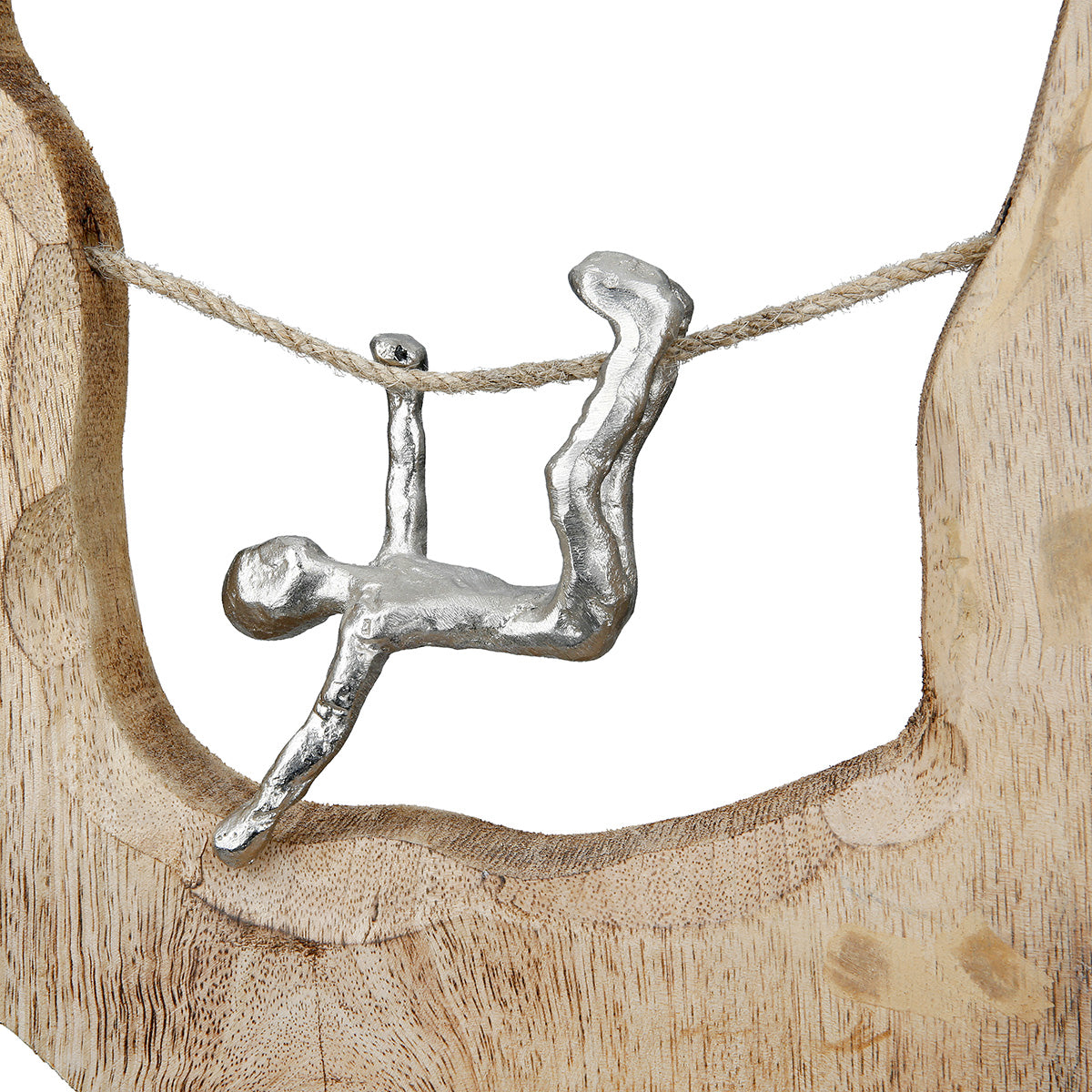 Skulptur – Aluminium Optik, Klettermotiv, Mangoholz Basis - Seiltanz | Gilde