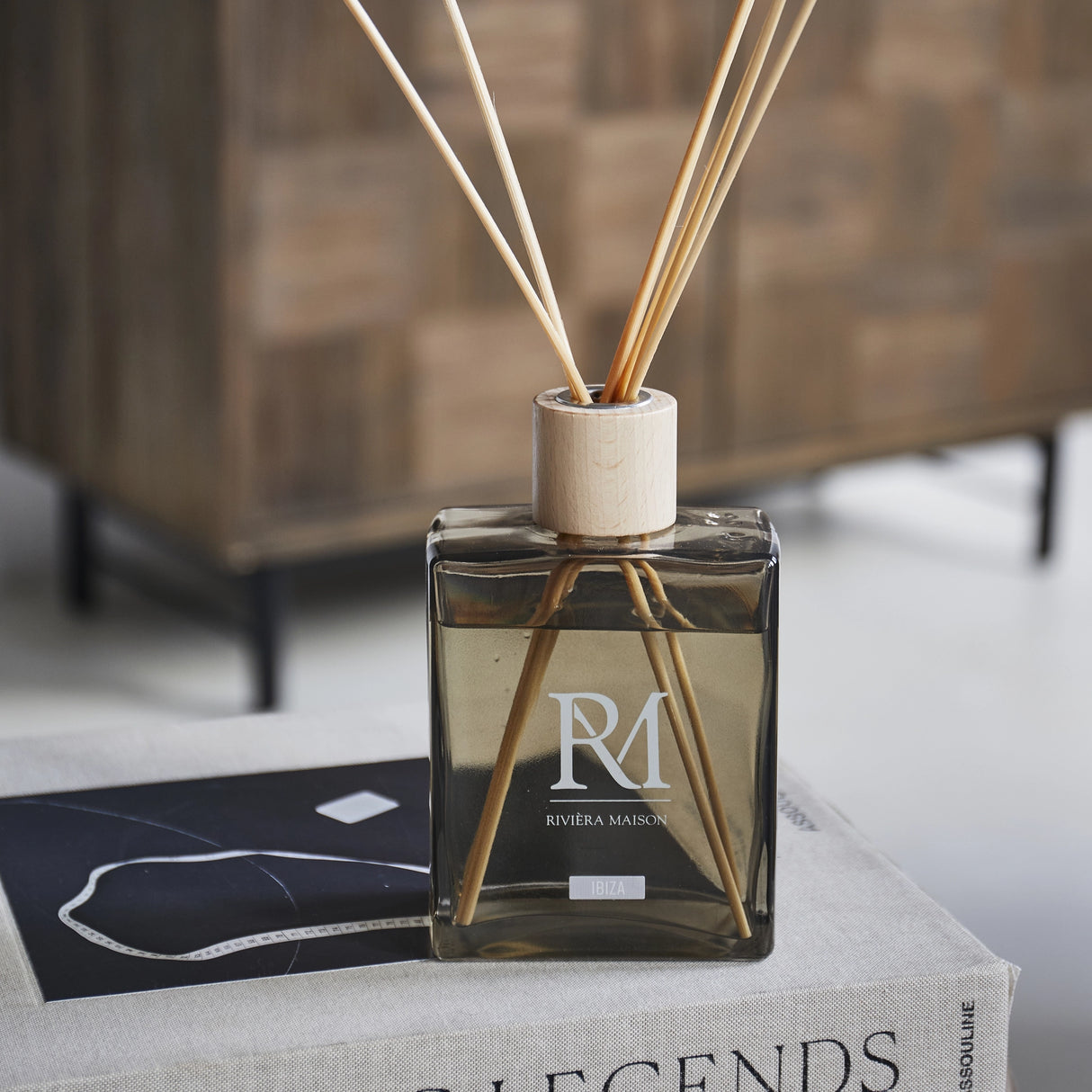 Diffuser - Glasflakon, Holzstäbchen, Raumduft, 500 ml - Ibiza | Rivièra Maison