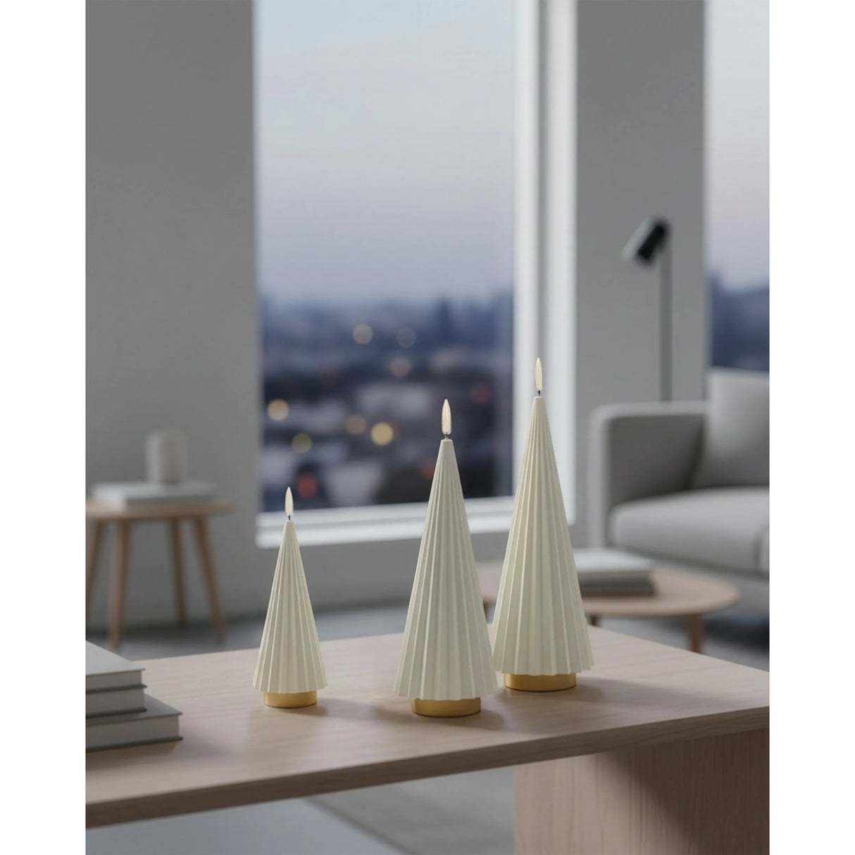 LED-Kerze – Plissiertes Design, Echtwachs Optik, Flackernde LED - Boreal | ELLE Decoration