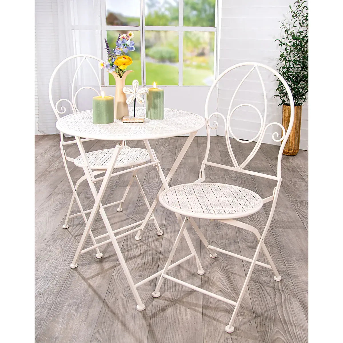 Bistroset – Weißes Metall, Mattes Finish, Blumendesign - Flores | Gilde