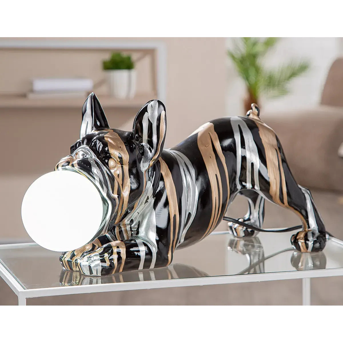 Tischleuchte – Bulldoggenform, Schwarze Metalloptik, Silberne Linien, Höhe 22 cm - Drip | Gilde
