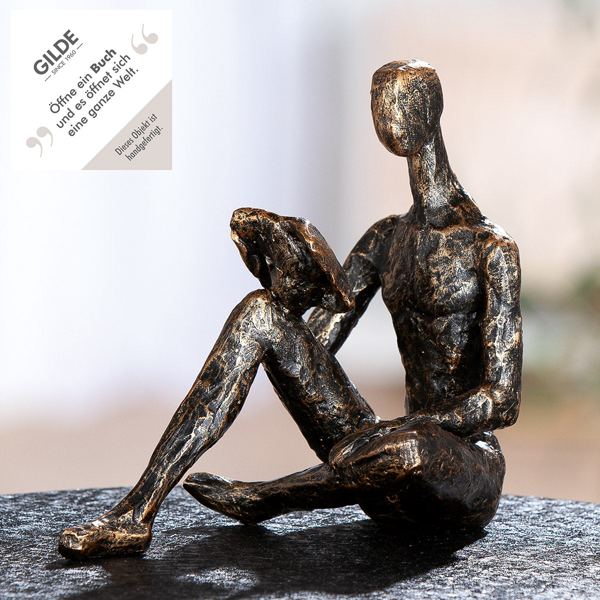 Skulptur – Alte Oberfläche, Bronzefarbene Gestaltung, Lesende Person, 14 cm - Reading | Gilde