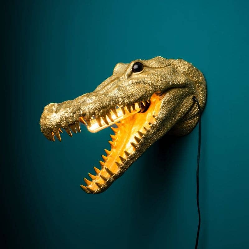 Wall Light – Sculptural Design, Iconic Animal Motif, Polyresin Construction, Gold Finish – Alberto Aligatore | WERNS