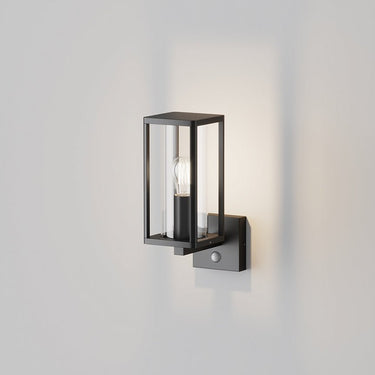 Wandleuchte mit graphitfarbenem Metallgehäuse, klarem Acryl - Diffusor und Bewegungsmelder – Cell | Maytoni - Esszett Luxury | Stilvolles Wohnen mit Charakter