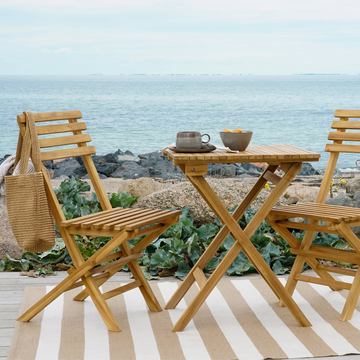 Café-Set – Teak natur, 2 Stühle, 1 Tisch - Cuenca | House Nordic