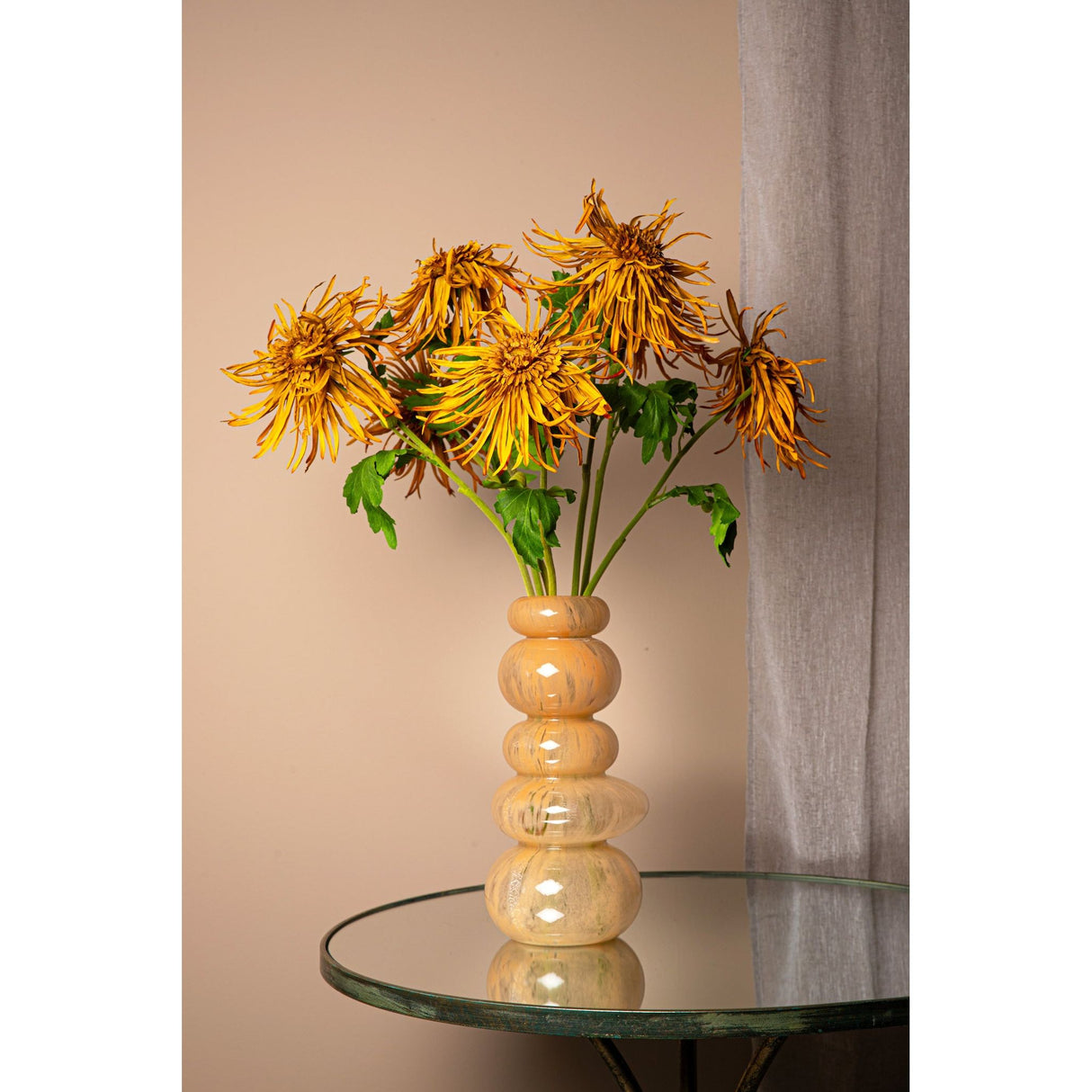 künstliche blume Chrysanthemen - Spray mit fein gearbeiteten Knospen und dekorativem Blattwerk – Garden Flower | PTMD - Esszett Luxury | Stilvolles Wohnen mit Charakter