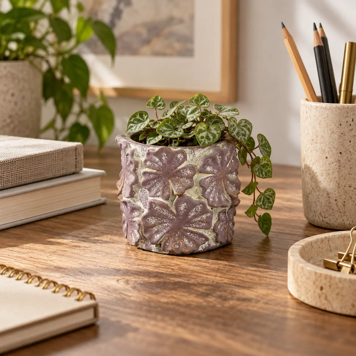 Cement pot with a modern design, high-quality surface structure, and striking violet look – Rhegan | PTMD