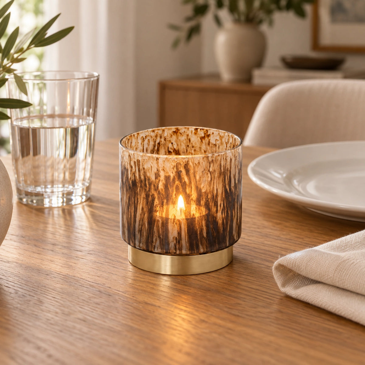 Teelichthalter – Braunes Glas, Runde Form, Goldener Metallfuß - Allie | PTMD