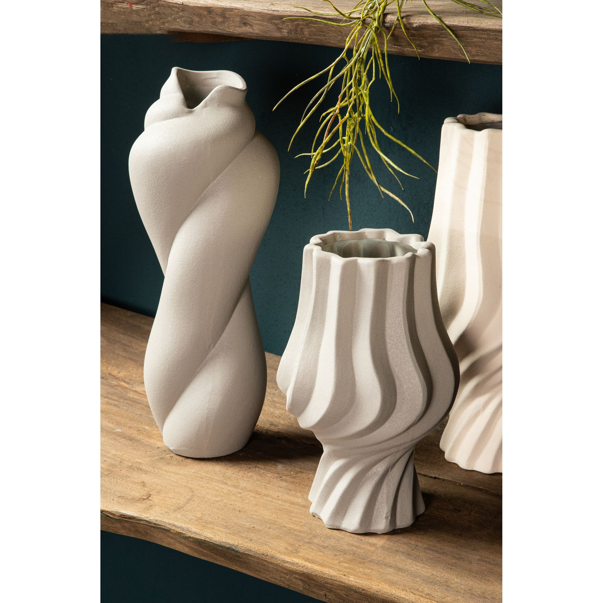 Vase - Twisted Shape, Matte Finish, Cream Color, Ceramic Material, L - Donnella | PTMD