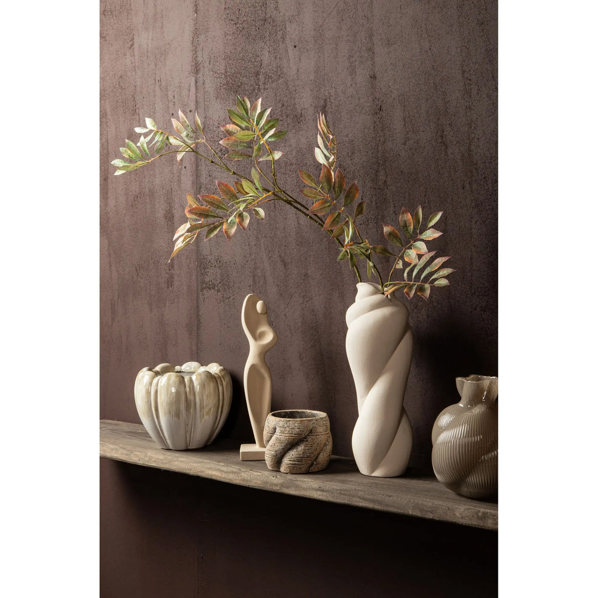 Statue - Cement, handmade, cream-colored, abstract body, sculptural decor – Sumaya | PTMD