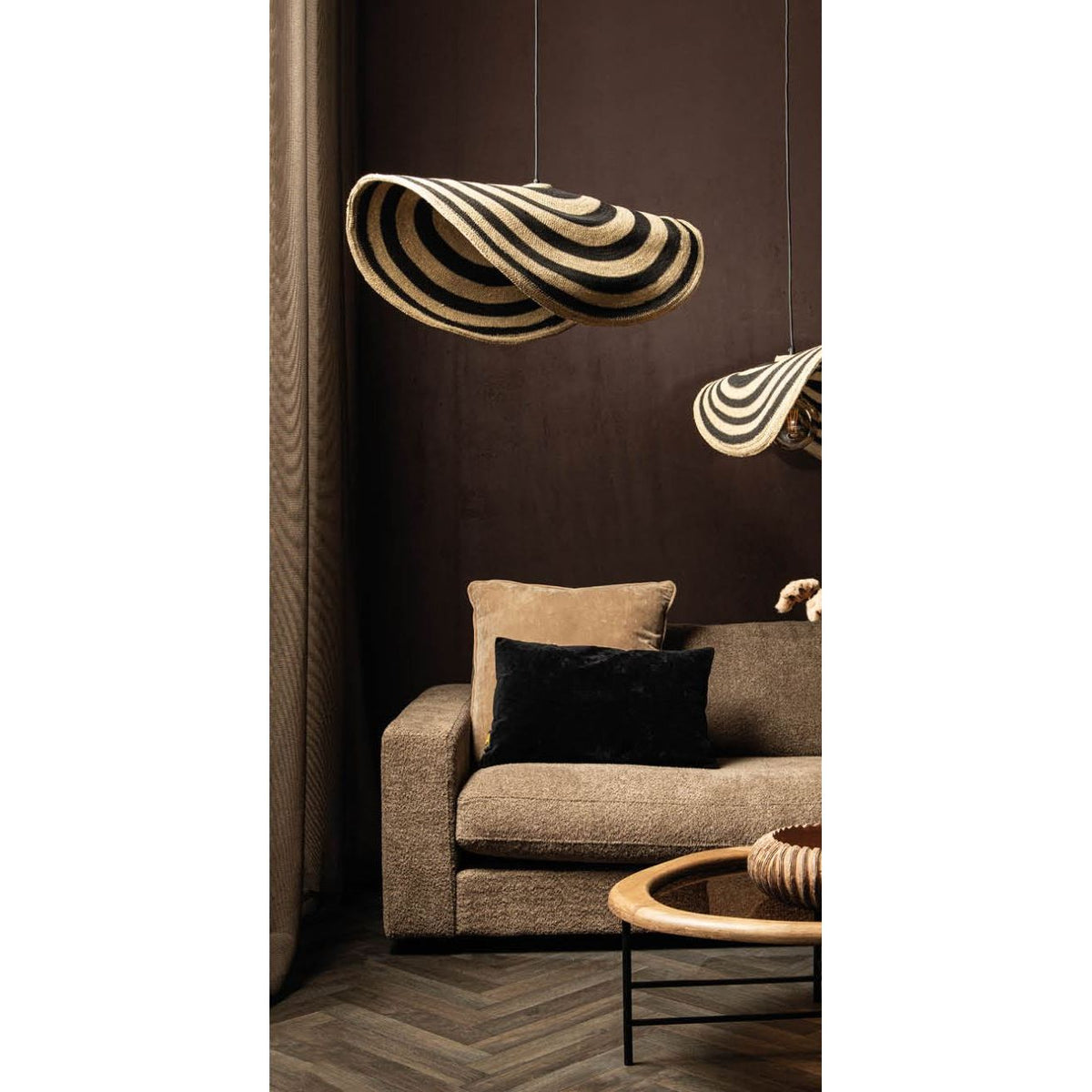 Pendelleuchte – Wellen Design, Flache Form, Seegrasmaterial, Natur, S – Loulou | PTMD