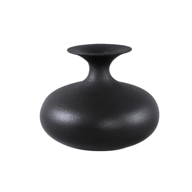Pot – Ceramic Stoneware, Bulbous Design, Black, M – Lyndsay | PTMD