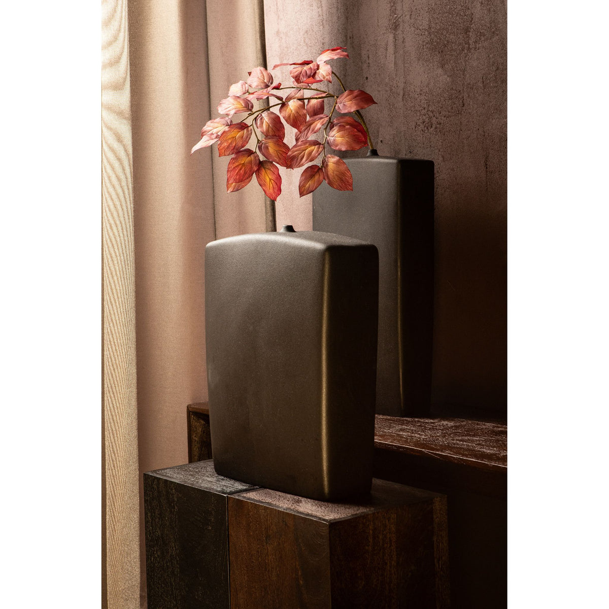 Vase – Rectangular Design, Ceramic Material, Black Color, S – Janettee | PTMD