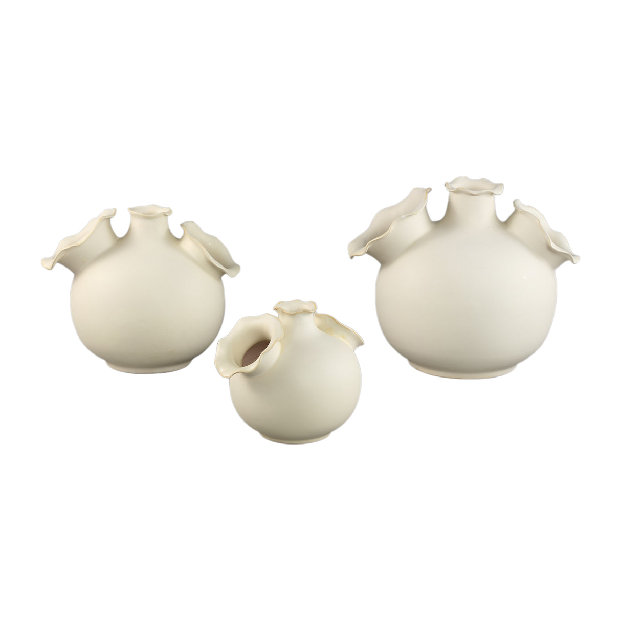 Vase – Wavy Edge Design, Cream Color, Ceramic Material, L – Umme | PTMD