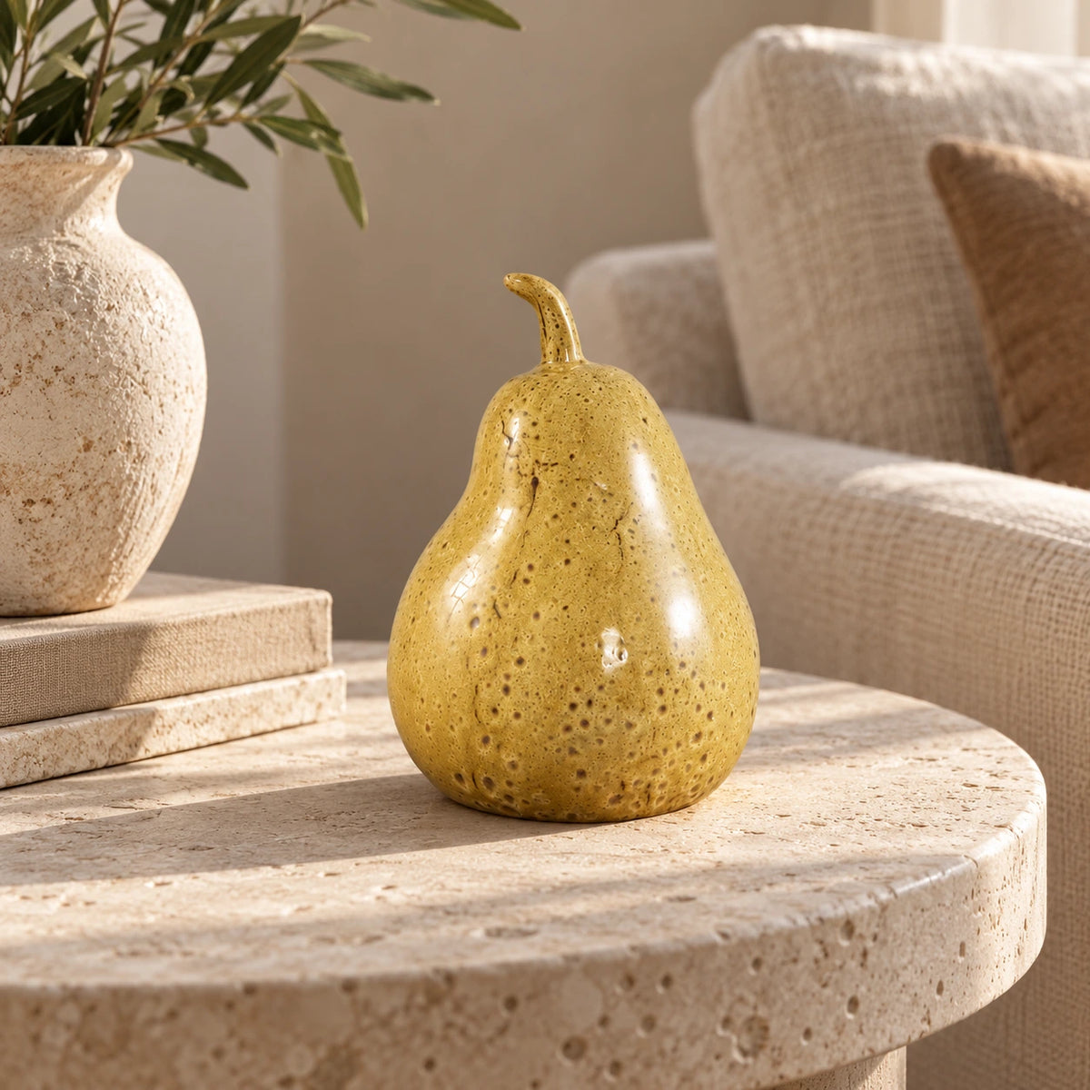 Statue – Birnenform Design, Organische Form, Keramik Material, Gelb – Sydny | PTMD