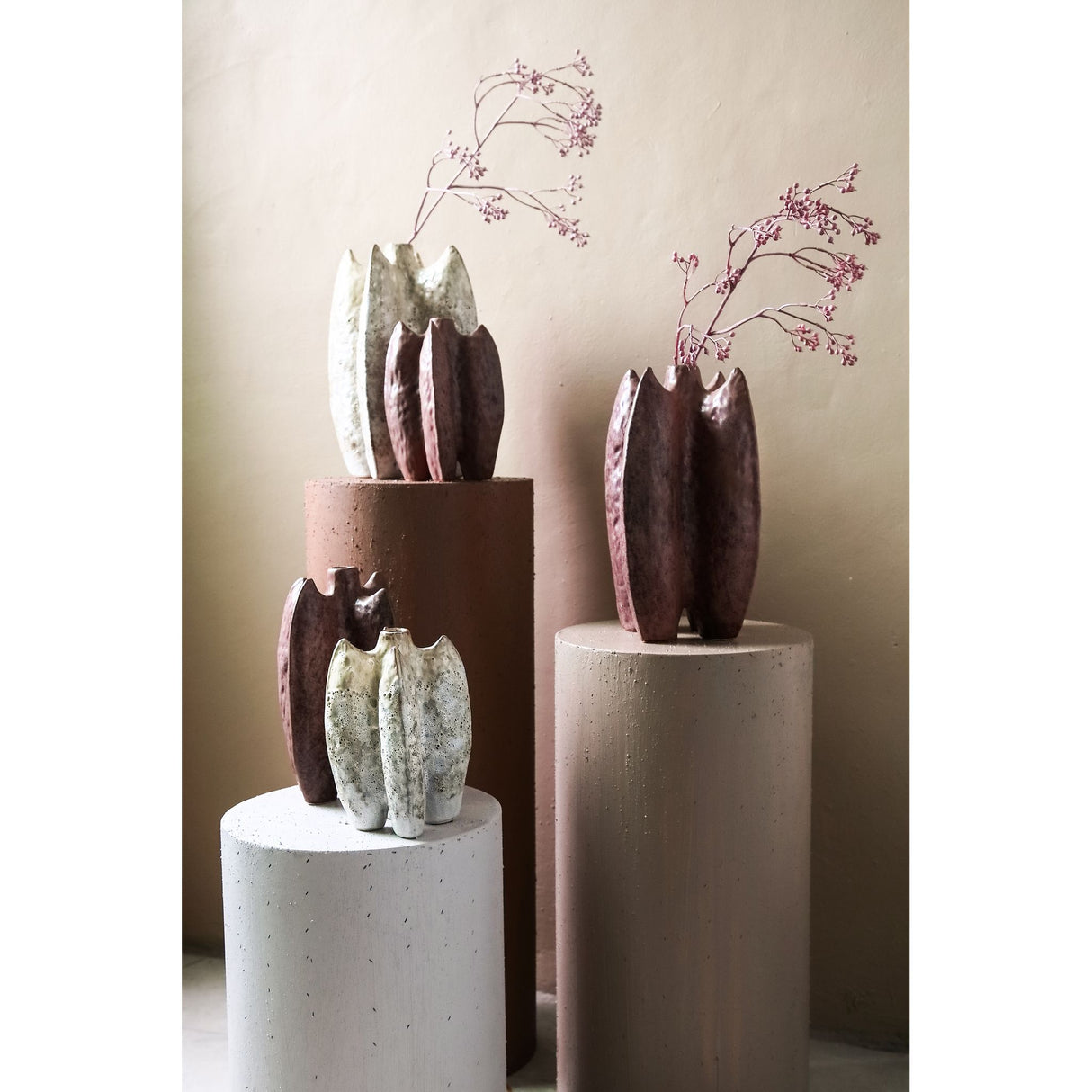Vase – Keramikmaterial, Geformtes Design, Cremefarbe, L – Shareece | PTMD