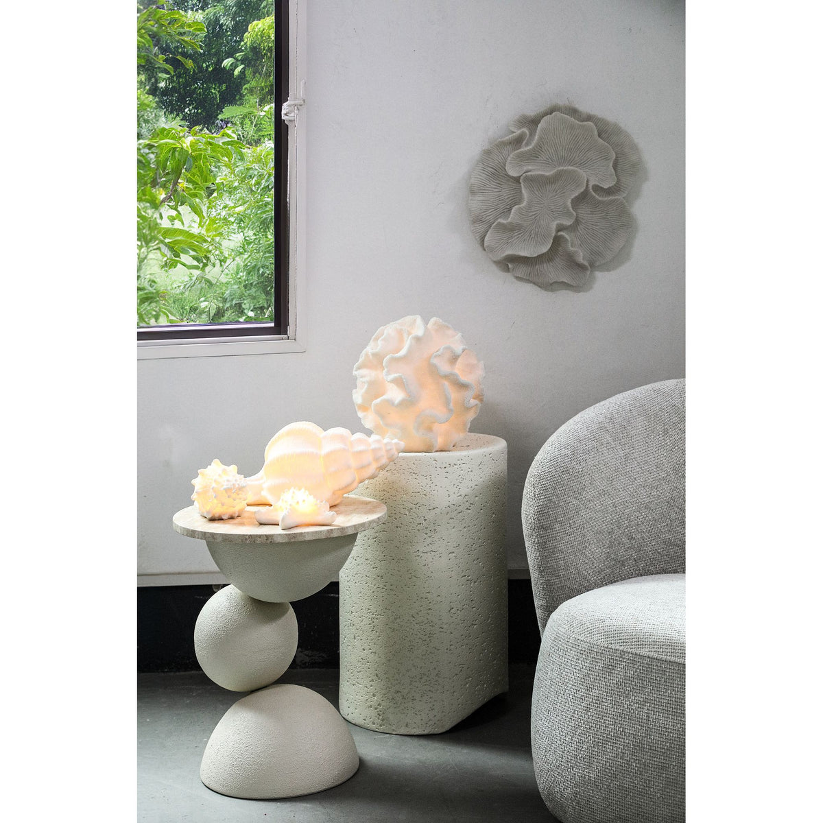 LED-Leuchte – Muschelform Design, Polyresin Oberfläche, Weiße Farbgebung, S – Graeme | PTMD