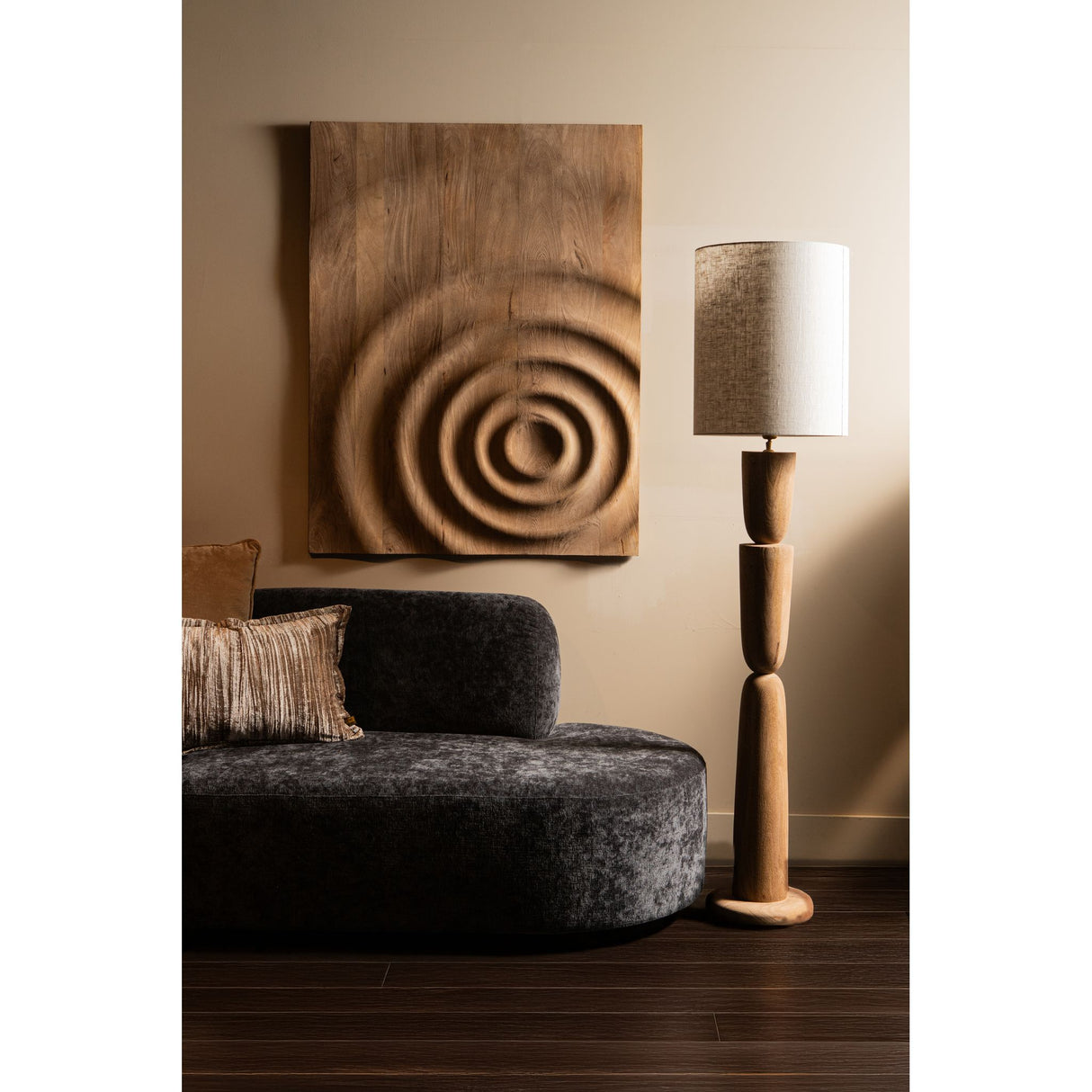 Stehlampe aus Mangoholz mit Naturton und geschichtetem Design in runder Form – Lorinne | PTMD