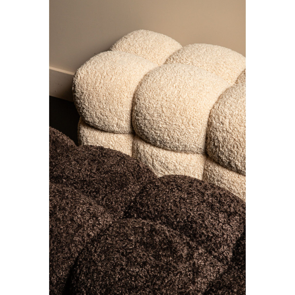 Sitzbank – beige Oberfläche, Stoff Bezug, weiche Polsterung – Teddy | PTMD