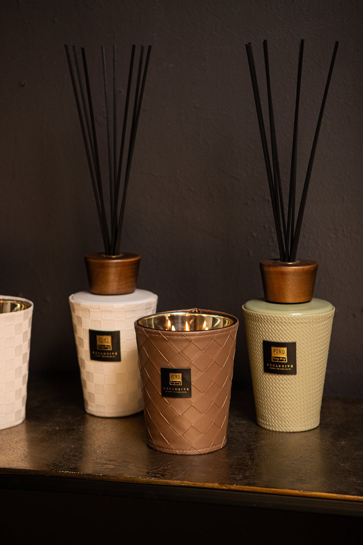 Scented Candle with Leather Detail & Hand-finished (0.9 kg) M – Black Forest | PTMD
