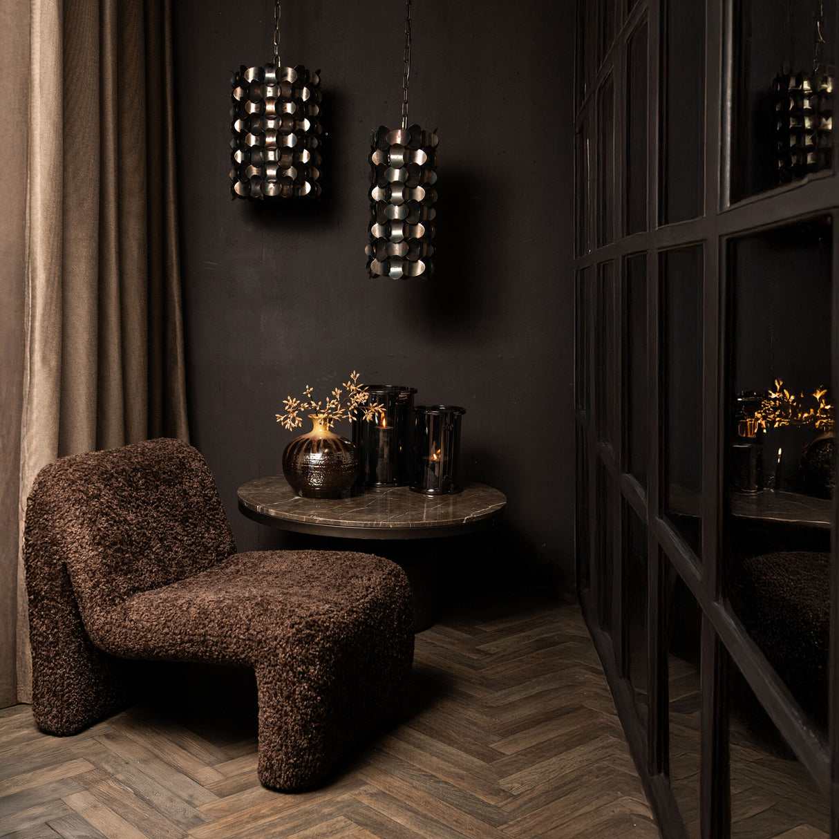 Iron hanging lamp with black finish and circular shape, S – Jaye | PTMD