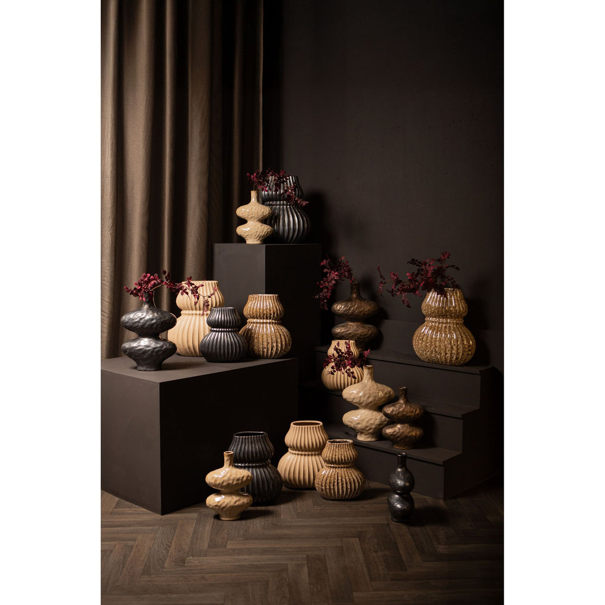 Vase – Ceramic Stoneware, Ribbed Design, Brown, L – Halta | PTMD