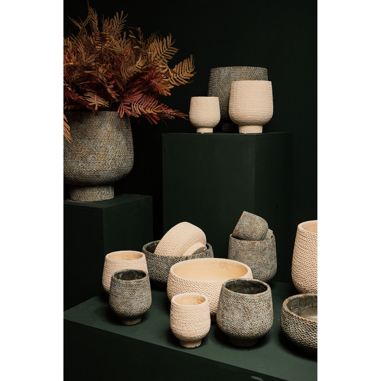 Blumentopf - Runder Zement, Punktmuster, Graufarbe, S – Laim | PTMD
