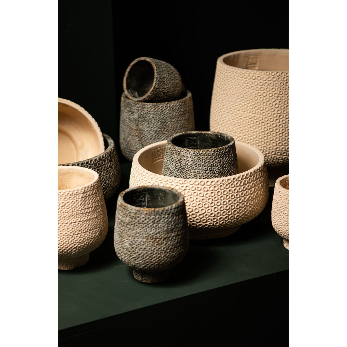Blumentopf - Runder Zement, Punktmuster, Graufarbe, S – Laim | PTMD