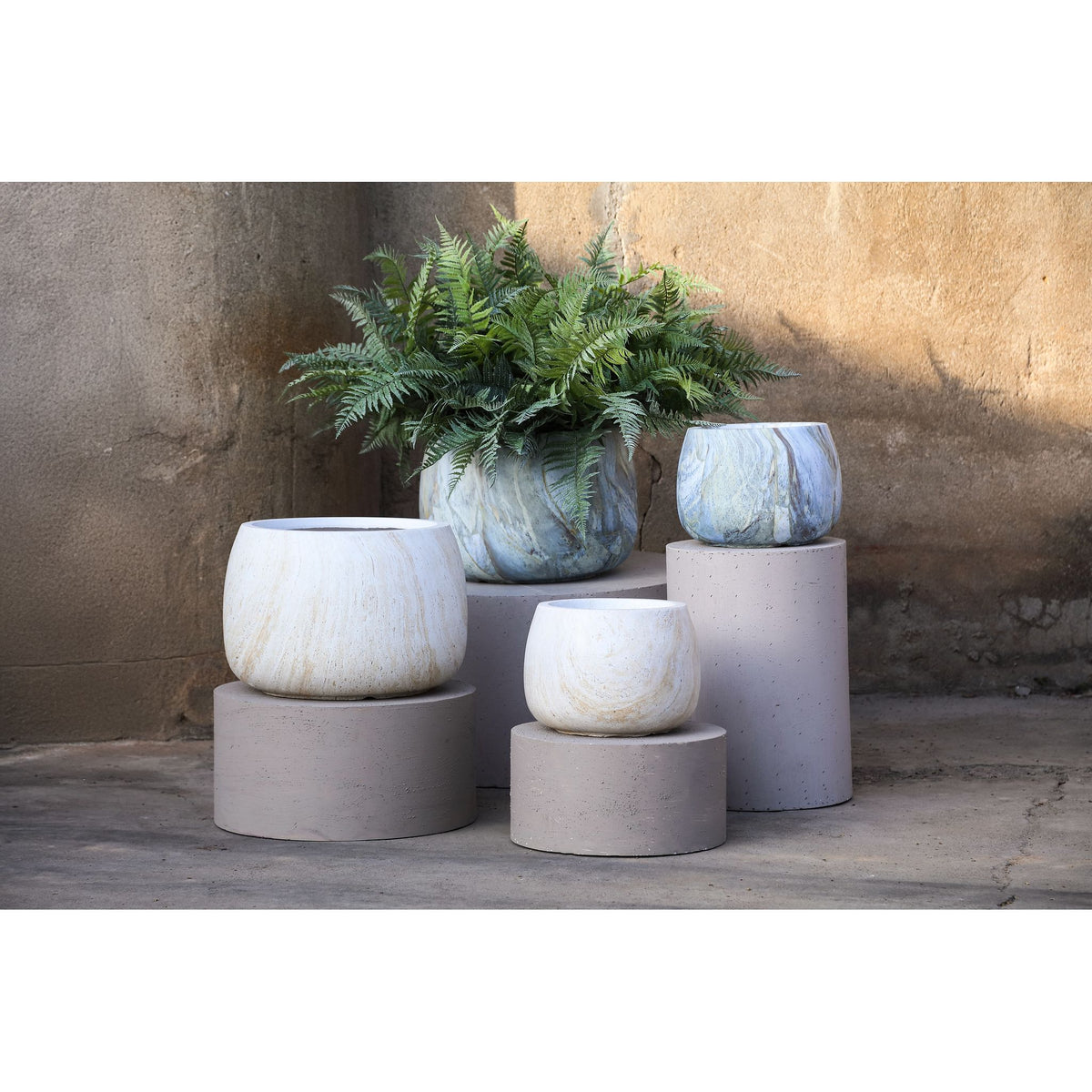 Planter – beige surface, marble look, GRC material, set of 2 – Amilee | PTMD