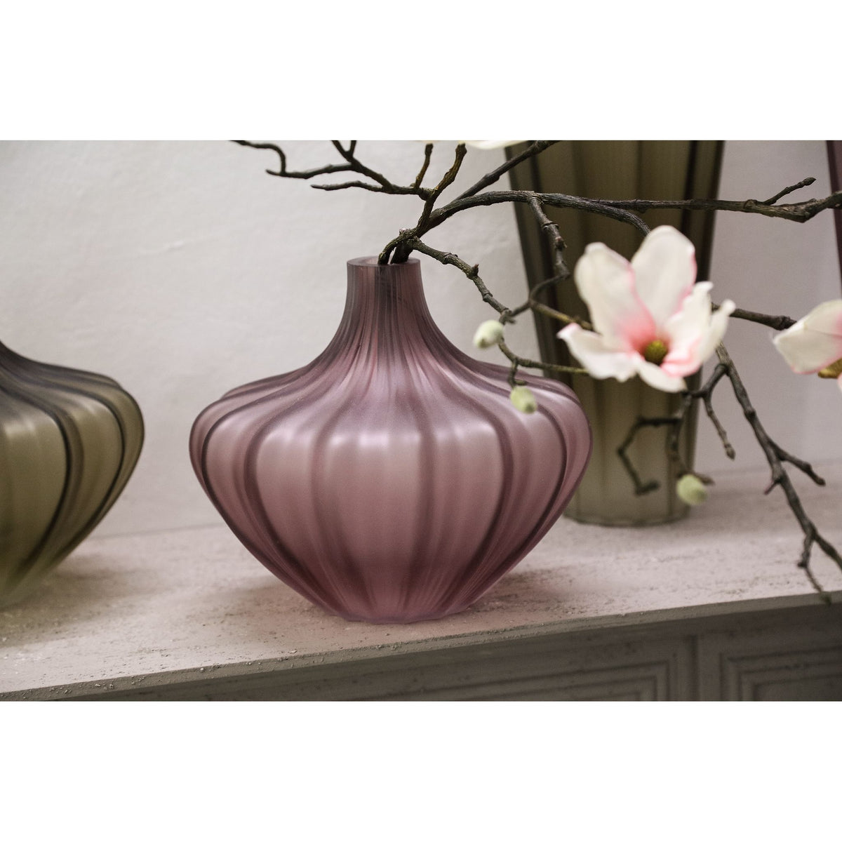 Vase – Light Pink Glass, Smooth Surface, Low – Aleiya | PTMD