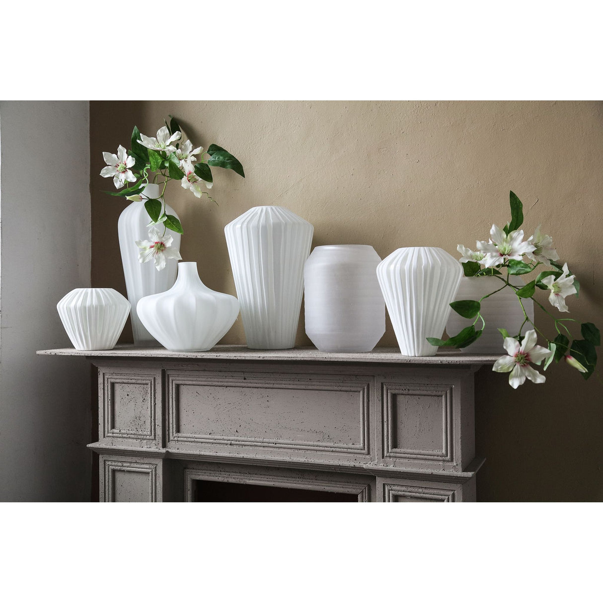 Vase – Weißes Glas, Glatte Oberfläche, Hoch – Aleiya | PTMD