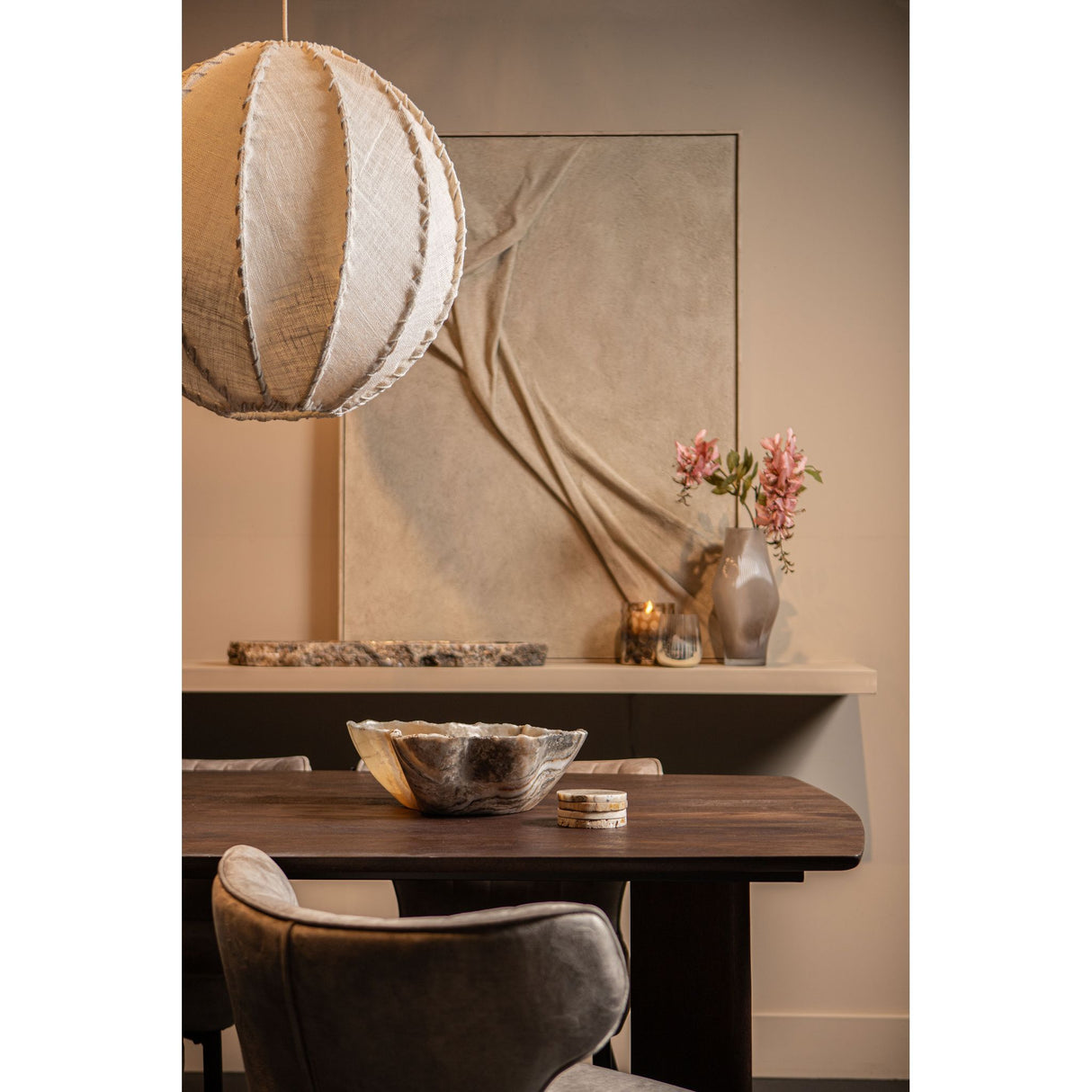 Hängelampe aus Jute und Eisen mit Cremeton und Flechtoptik in Kugelform, L – Myka | PTMD